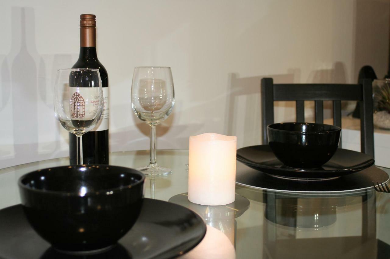 Governor Luxe 1 Bedroom Apartment In The Heart Of Barton Wifi Gym Wine Secure Parking Canberra Kingston Exterior foto